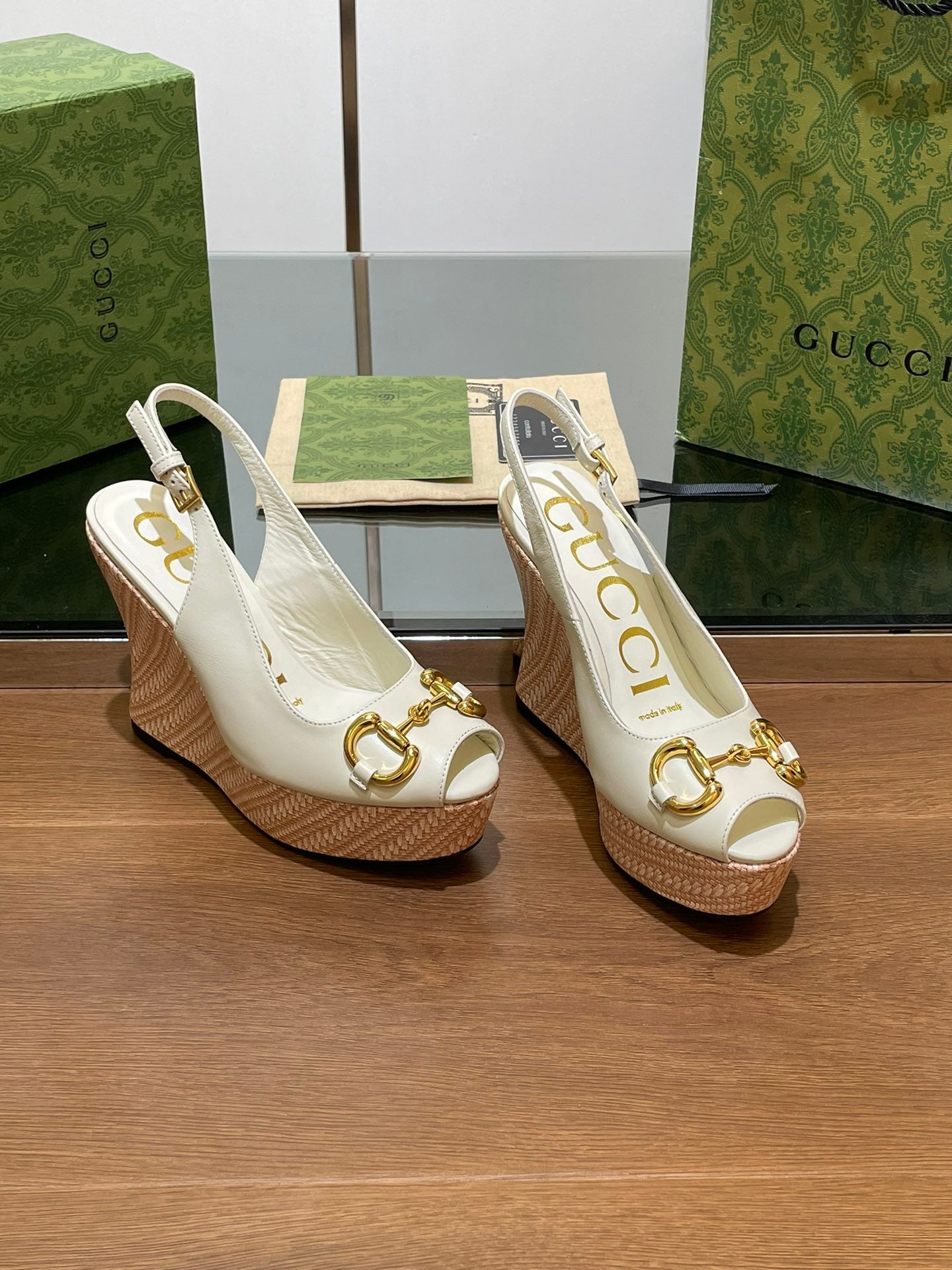 GUCCI WEDGE PLATFORM IN WHITE CALFSKIN WITH GOLD HARDWARE