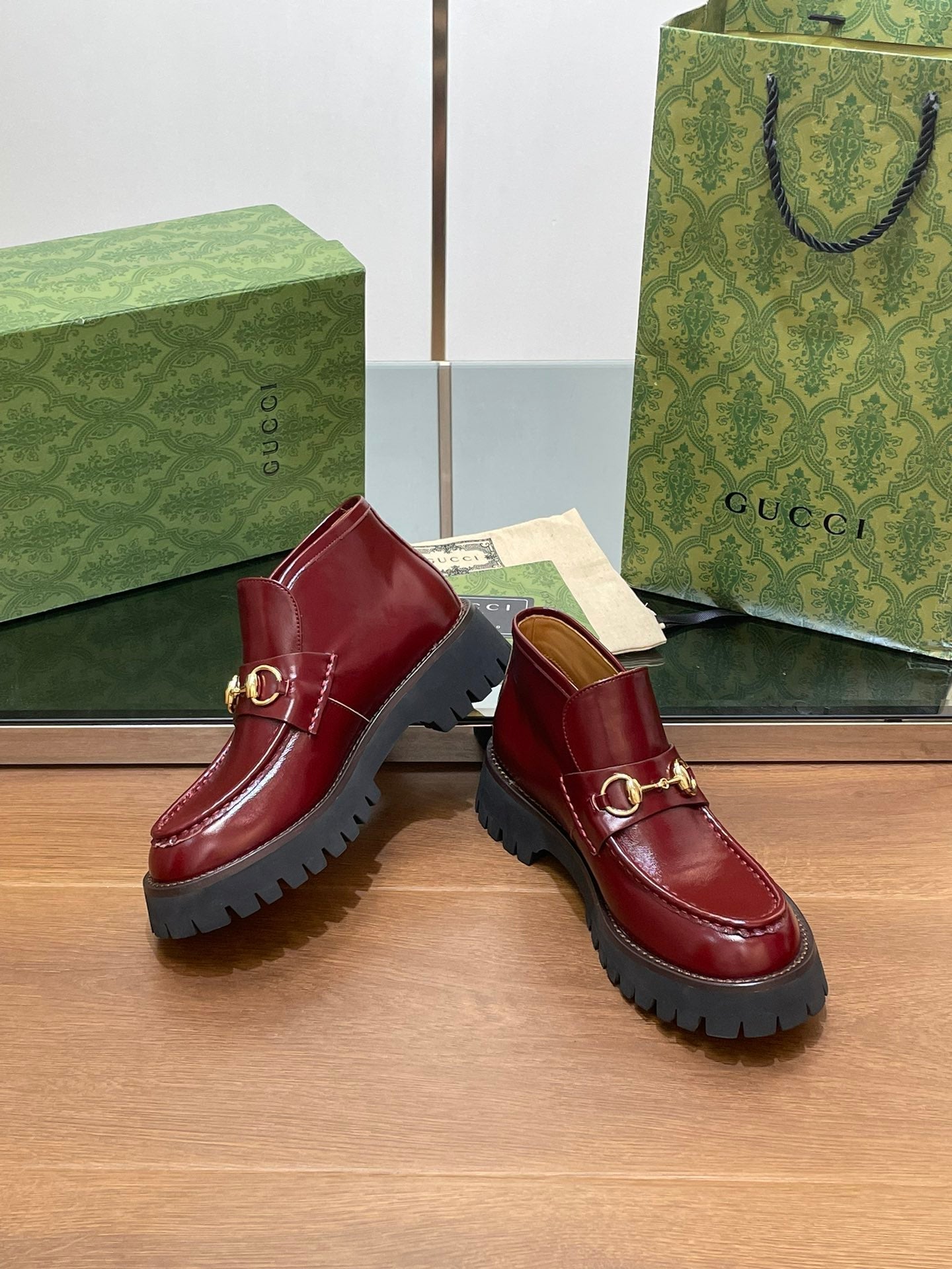 GUCCI HORSEBIT ANKLE BOOTS 4.5CM IN BURGUNDY RED CALFSKIN