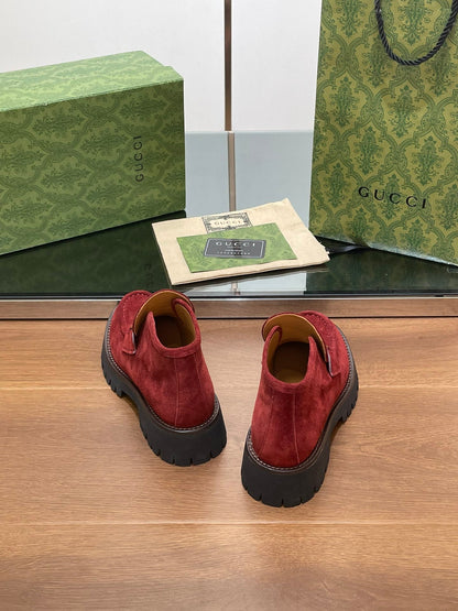 GUCCI WOMEN'S HORSEBIT ANKLE BOOTS 4.5CM IN RED SUEDE