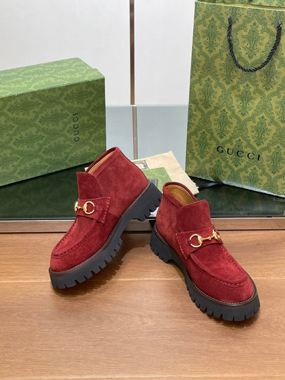 GUCCI WOMEN'S HORSEBIT ANKLE BOOTS 4.5CM IN RED SUEDE