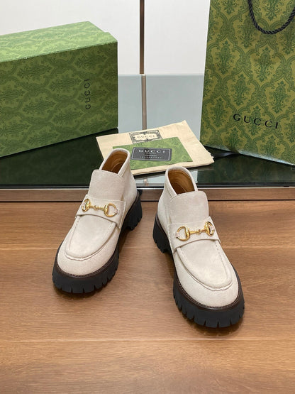 GUCCI WOMEN'S HORSEBIT ANKLE BOOTS 4.5CM IN WHITE SUEDE