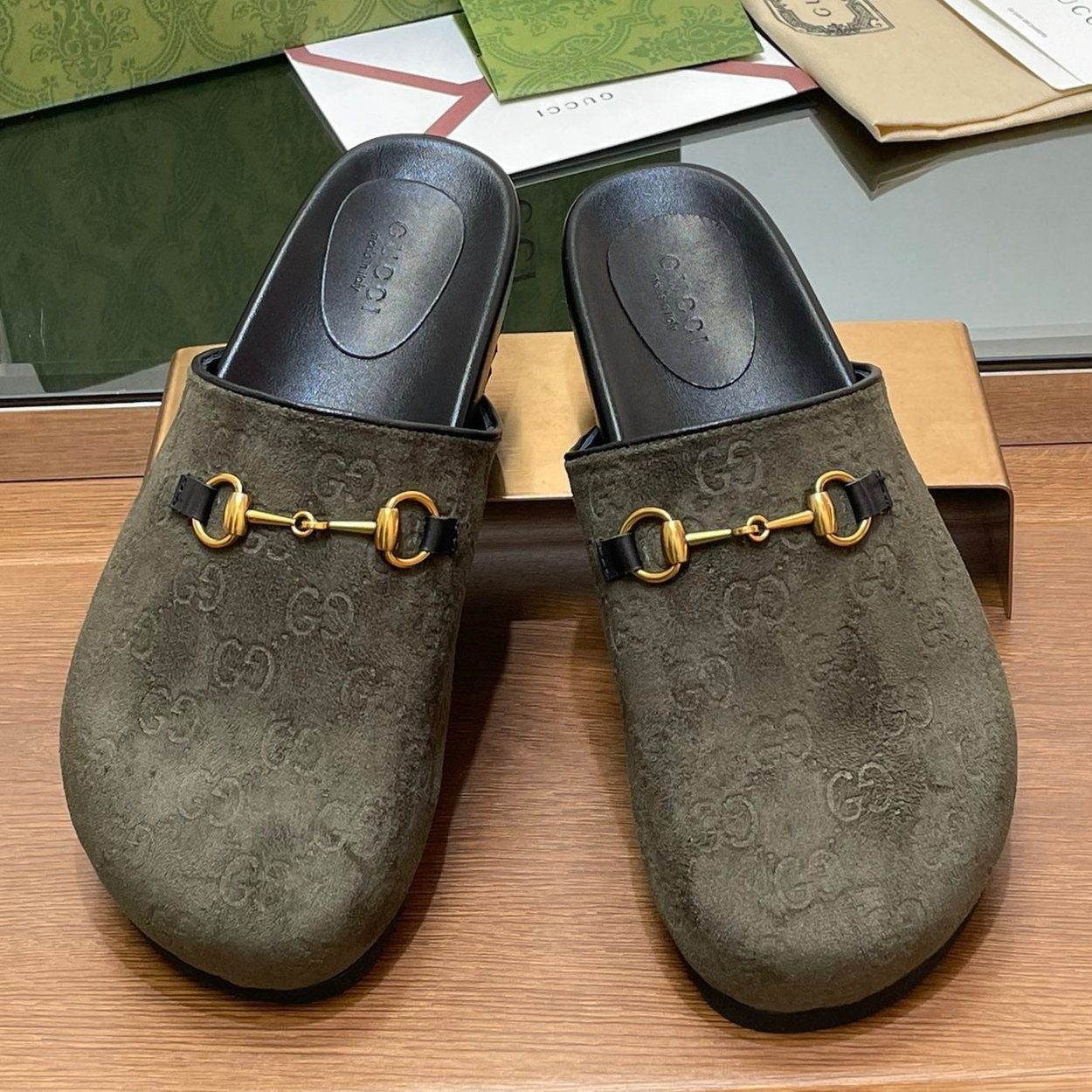 GUCCI HORSEBIT MULE IN KHAKI GREEN EMBOSSED SUEDE AND SHEEPSKIN LINING