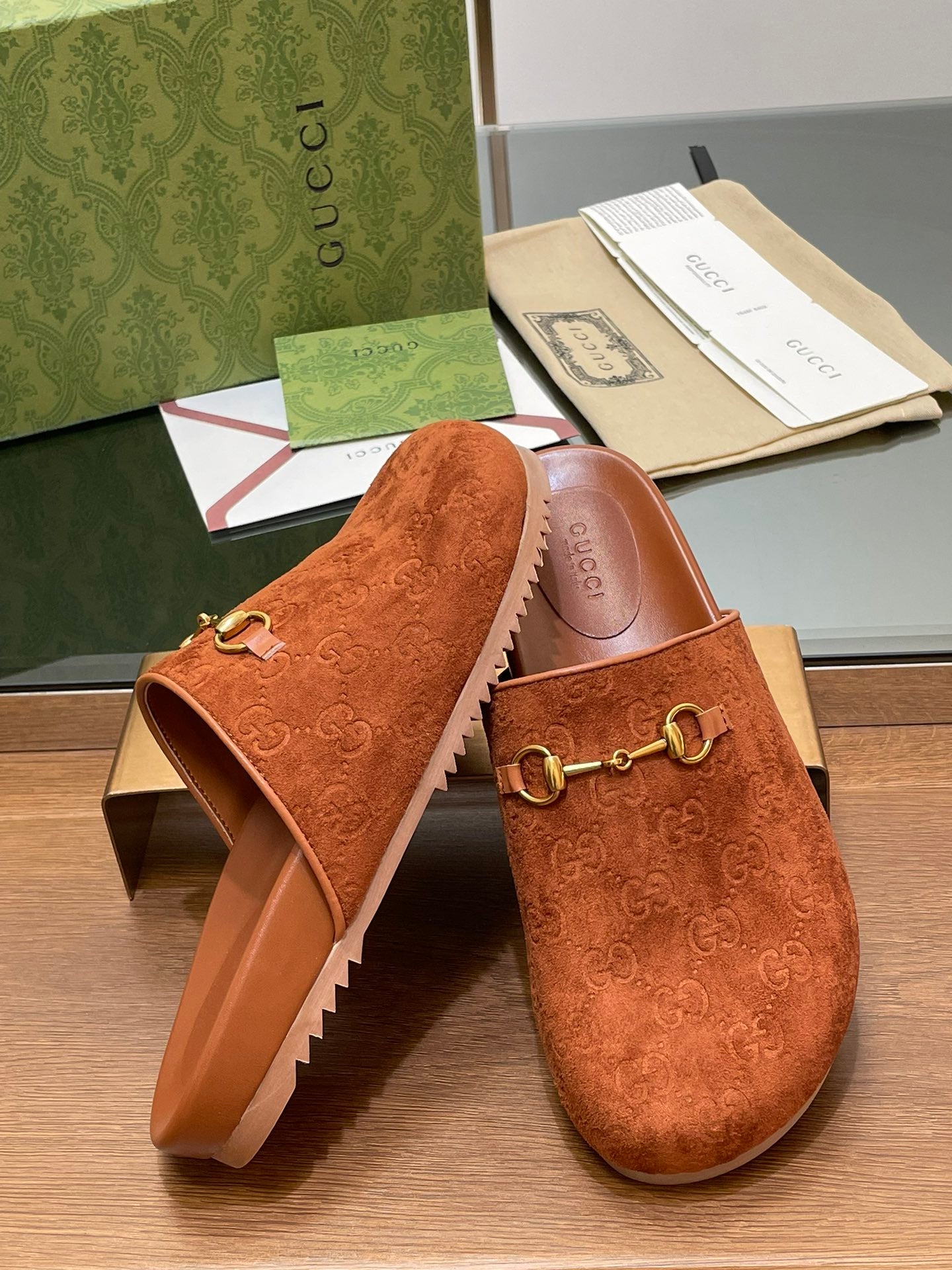 GUCCI HORSEBIT MULE IN BURNT ORANGE EMBOSSED SUEDE AND SHEEPSKIN LINING