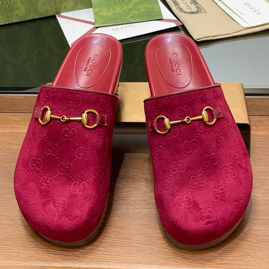 GUCCI HORSEBIT MULE IN RED PINK EMBOSSED SUEDE AND SHEEPSKIN LINING