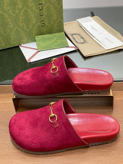 GUCCI HORSEBIT MULE IN RED PINK EMBOSSED SUEDE AND SHEEPSKIN LINING