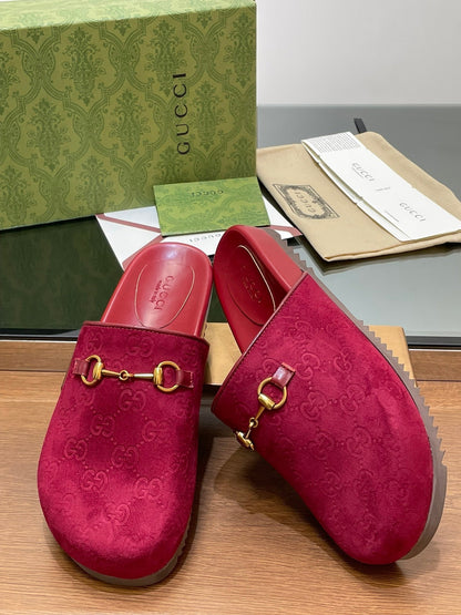 GUCCI HORSEBIT MULE IN RED PINK EMBOSSED SUEDE AND SHEEPSKIN LINING