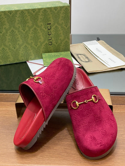 GUCCI HORSEBIT MULE IN RED PINK EMBOSSED SUEDE AND SHEEPSKIN LINING