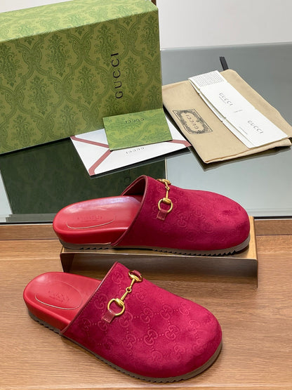 GUCCI HORSEBIT MULE IN RED PINK EMBOSSED SUEDE AND SHEEPSKIN LINING