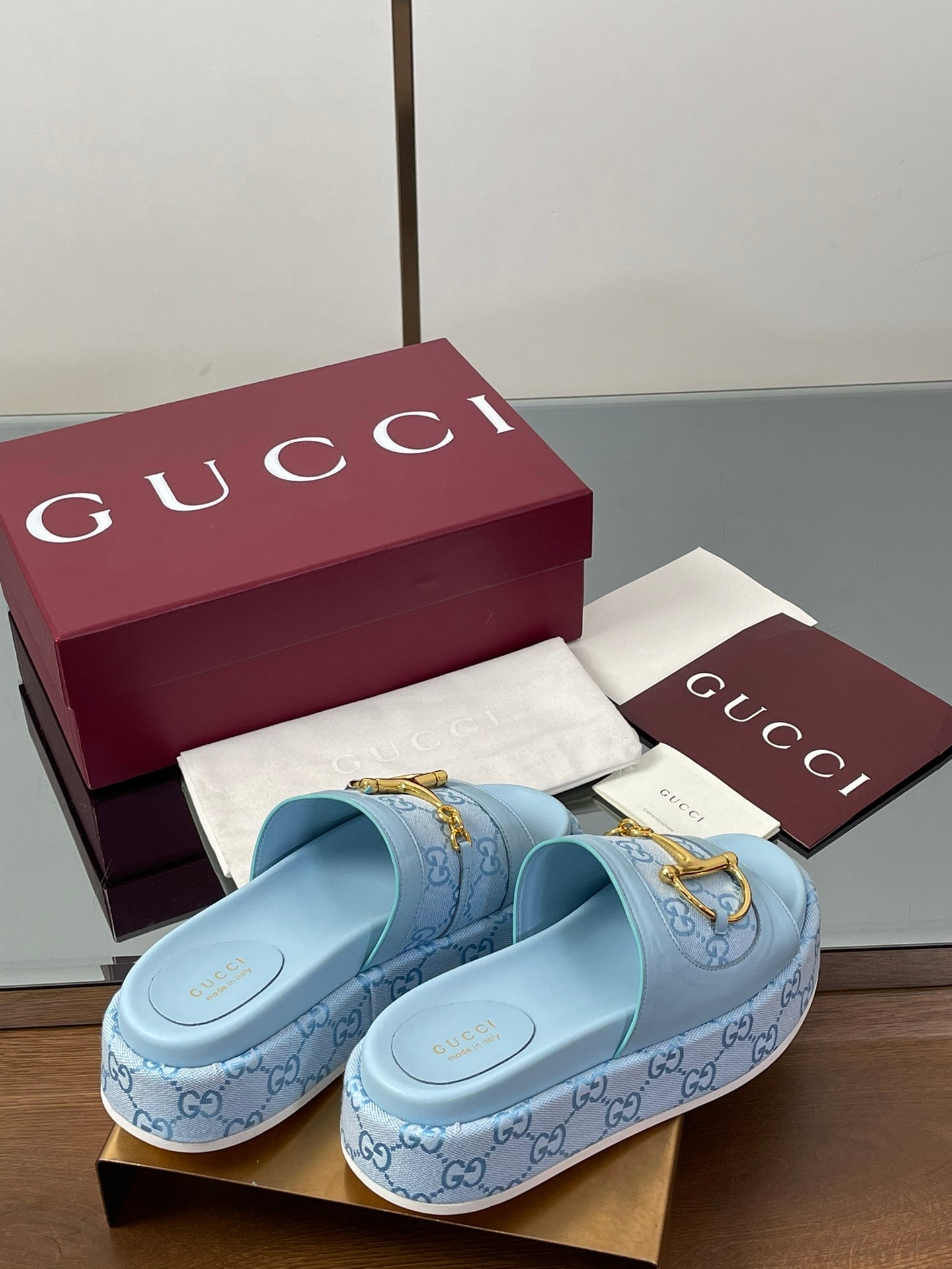 GUCCI HIGH 5.5 CM WEDGE SANDALS IN BLUE CALFSKIN AND FABRIC