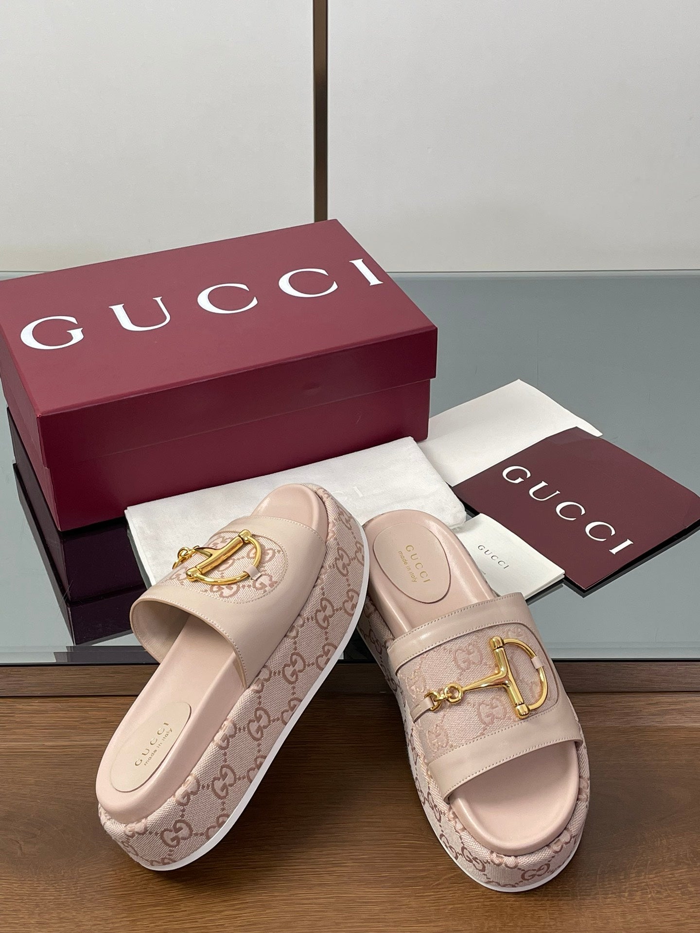 GUCCI HIGH 5.5 CM WEDGE SANDALS IN LIGHT PINK CALFSKIN AND FABRIC