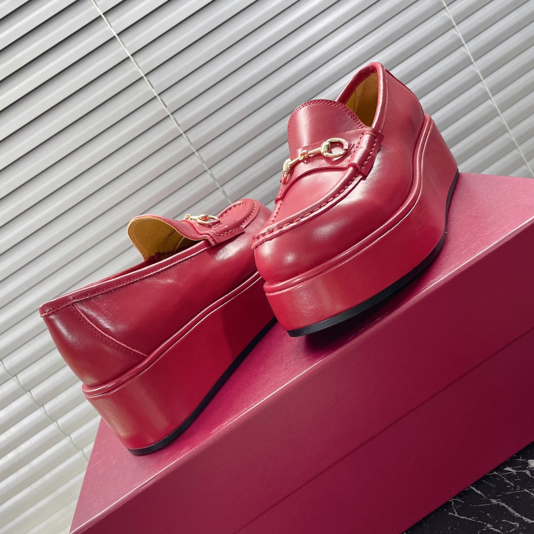 GUCCI HORSEBIT PLATFORM LOAFER IN CRIMSON RED CALFSKIN