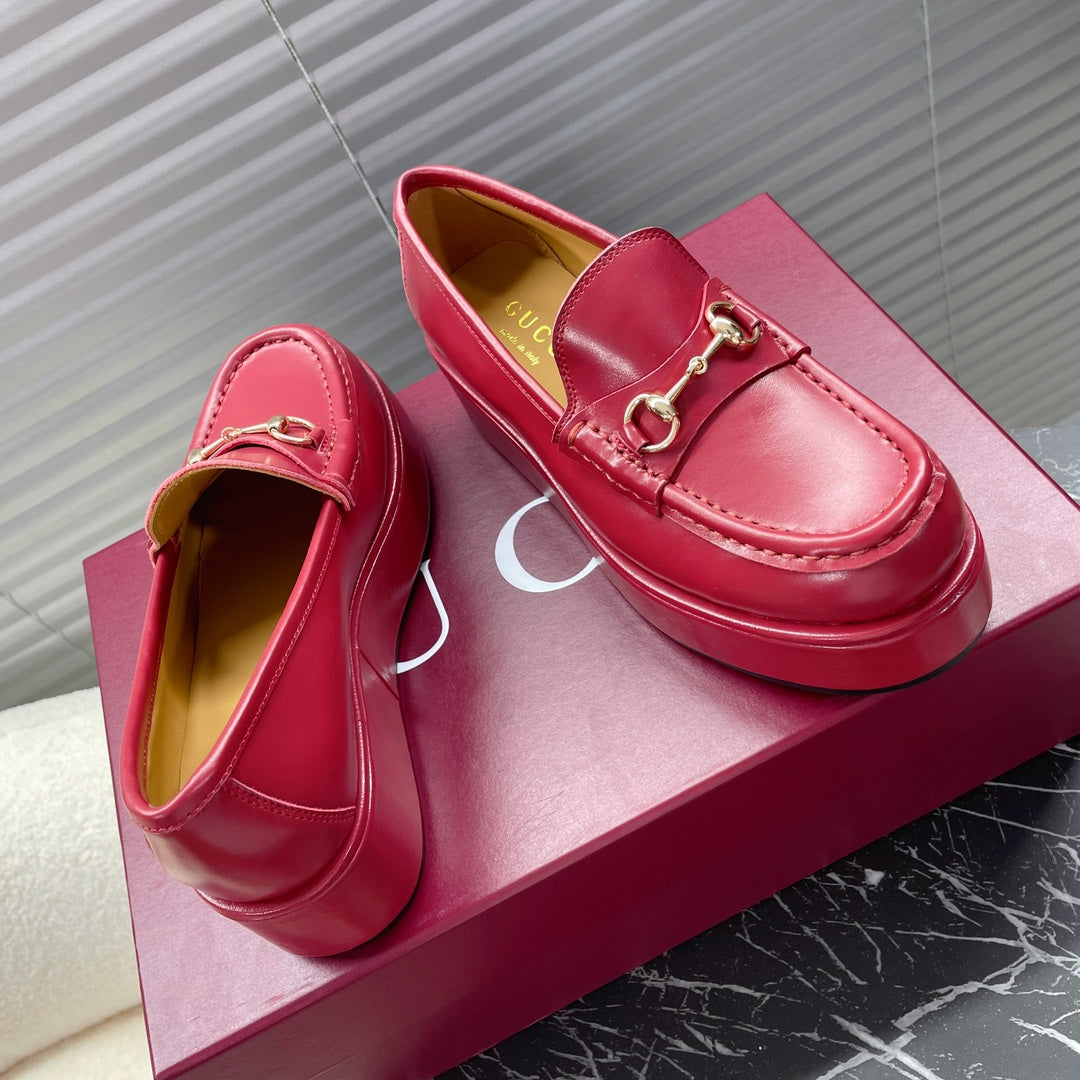 GUCCI HORSEBIT PLATFORM LOAFER IN CRIMSON RED CALFSKIN