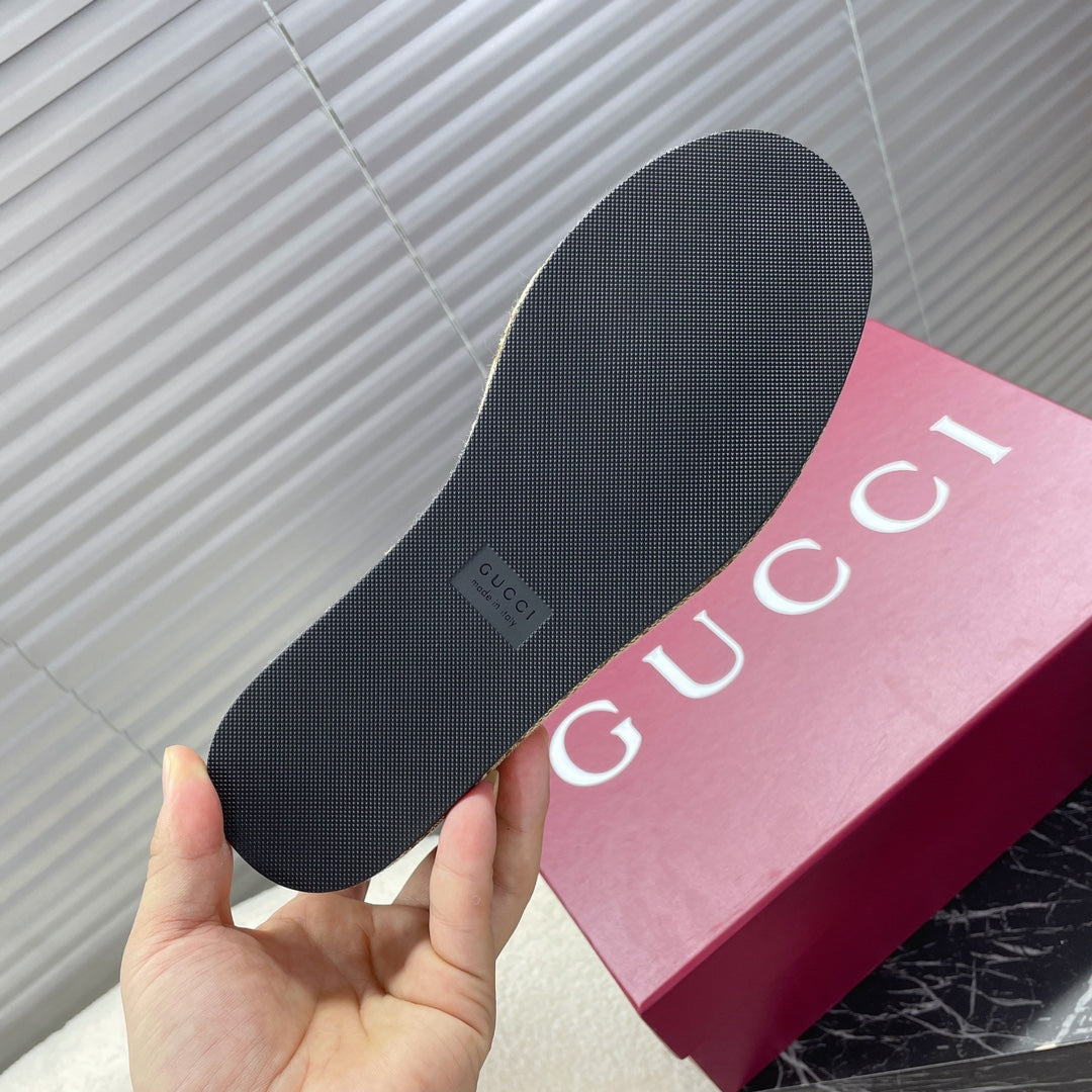 GUCCI HORSEBIT PLATFORM LOAFER IN CRIMSON RED CALFSKIN