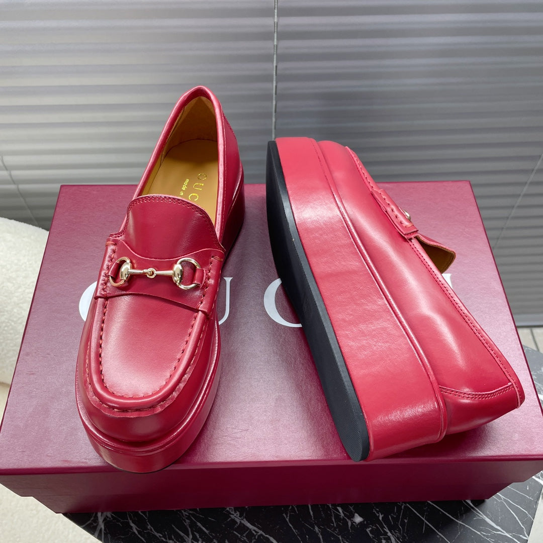 GUCCI HORSEBIT PLATFORM LOAFER IN CRIMSON RED CALFSKIN