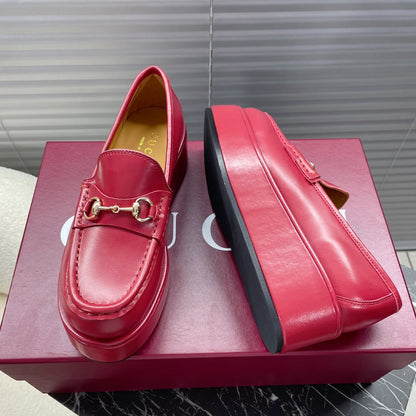 GUCCI HORSEBIT PLATFORM LOAFER IN CRIMSON RED CALFSKIN