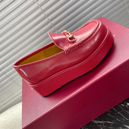 GUCCI HORSEBIT PLATFORM LOAFER IN CRIMSON RED CALFSKIN