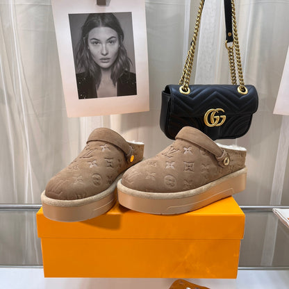 LOUIS VUITTON LV WOMEN'S COSY FLAT COMFORT CLOGS IN ASH BROWN MONOGRAM SUEDE