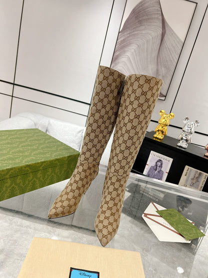 GUCCI KNEE BOOTS IN BEIGE MONOGRAM JACQUARD FABRIC AND CALFSKIN LINING