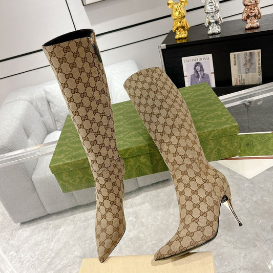 GUCCI KNEE BOOTS IN BEIGE MONOGRAM JACQUARD FABRIC AND CALFSKIN LINING