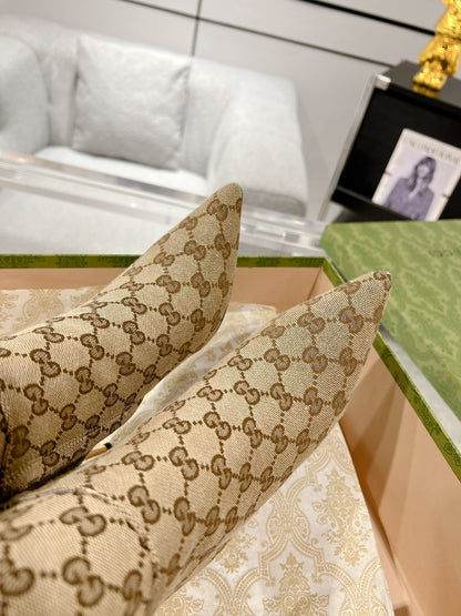 GUCCI KNEE BOOTS IN BEIGE MONOGRAM JACQUARD FABRIC AND CALFSKIN LINING