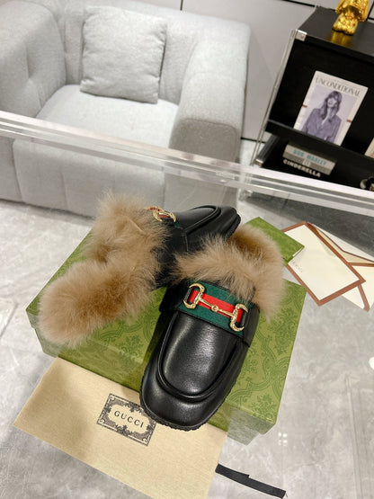GUCCI HORSEBIT MULE WITH WEB IN BLACK CALFSKIN MIX MINK FUR