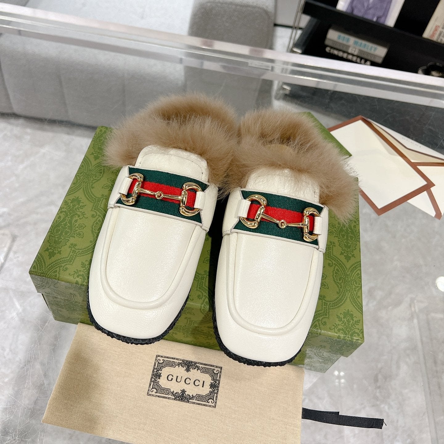 GUCCI HORSEBIT MULE WITH WEB IN WHITE CALFSKIN MIX MINK FUR