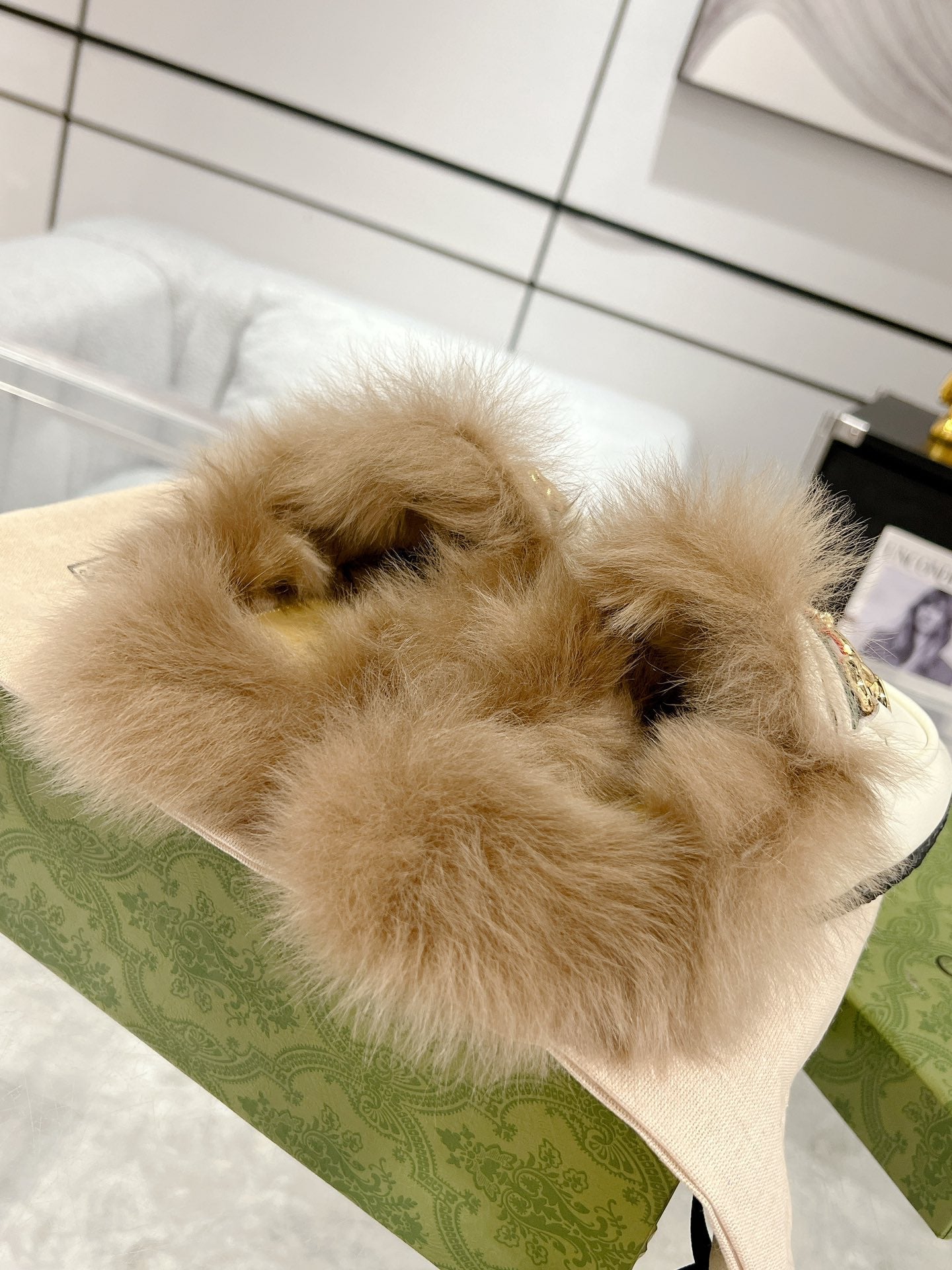GUCCI HORSEBIT MULE WITH WEB IN WHITE CALFSKIN MIX MINK FUR