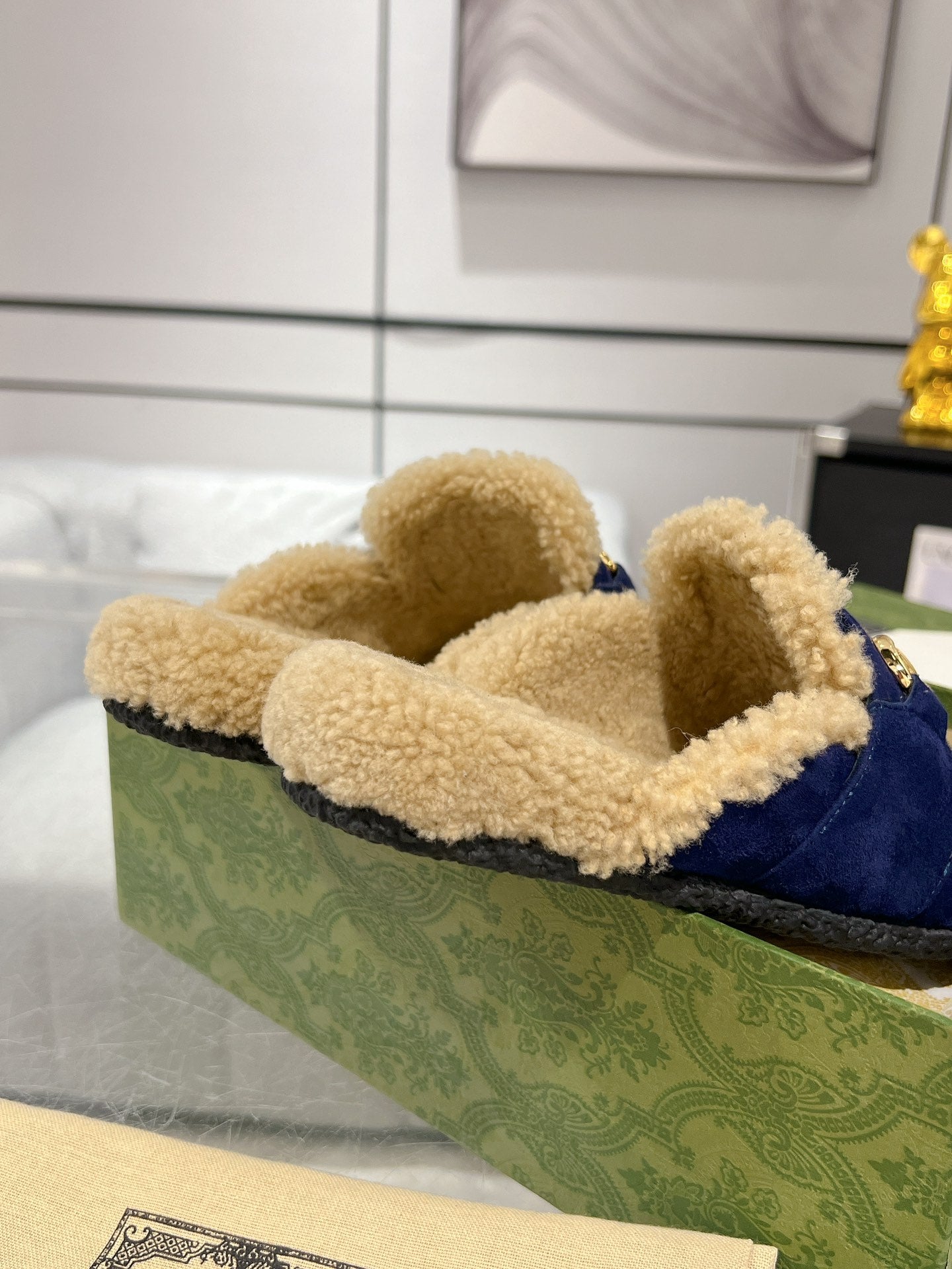 GUCCI HORSEBIT MULE IN ROYAL BLUE SUEDE AND FLEECE LINING