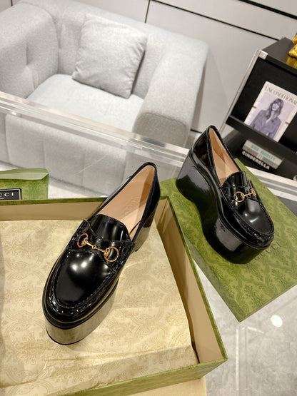 GUCCI HORSEBIT PLATFORM LOAFER GLOSSY BLACK CALFSKIN