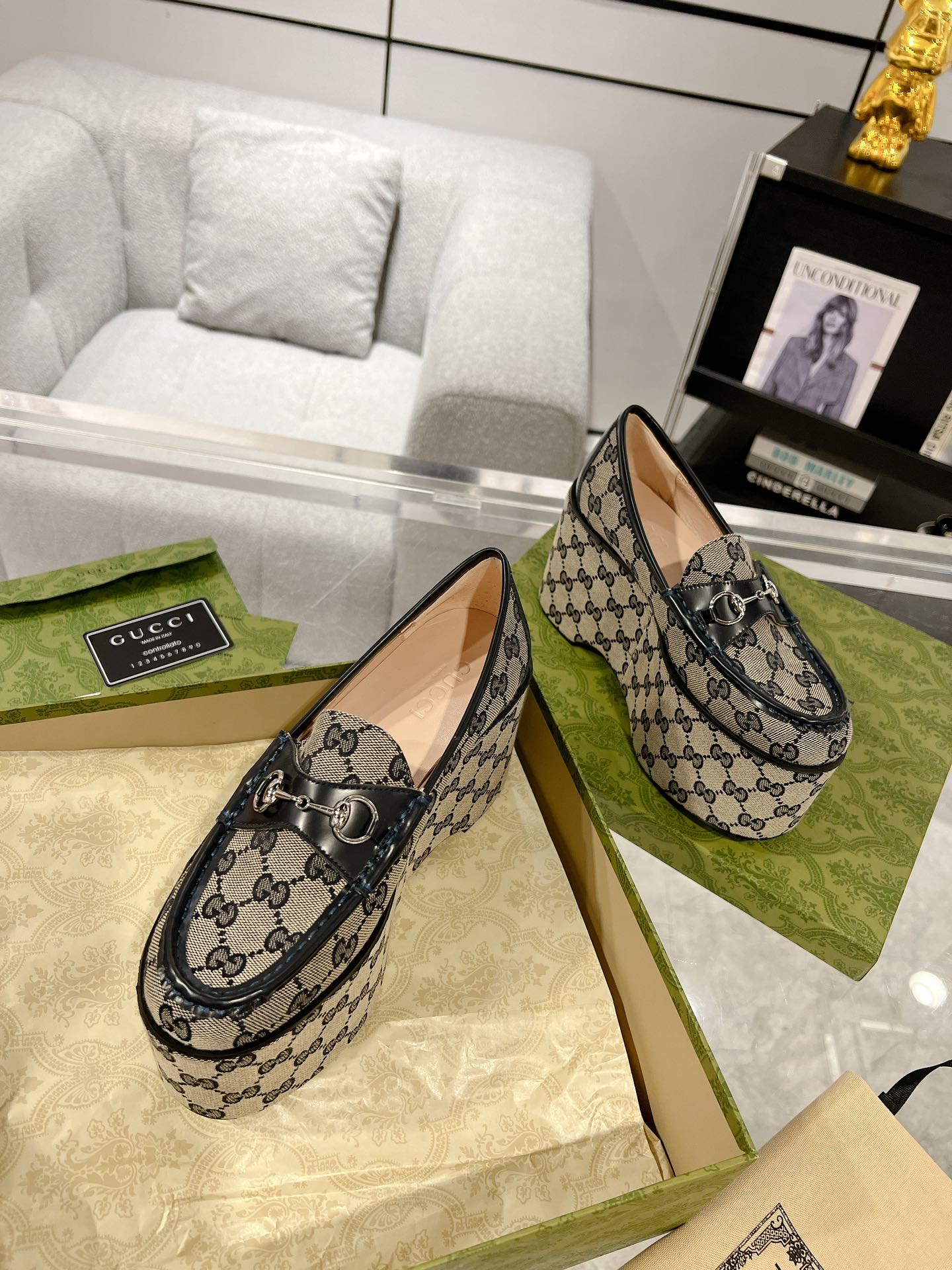 GUCCI HORSEBIT PLATFORM LOAFER BLACK CALFSKIN