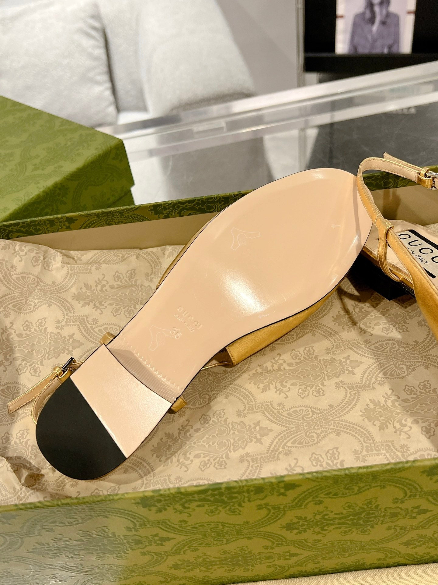 GUCCI METALIC SLINGBACK FLATS IN GOLD CALFSKIN