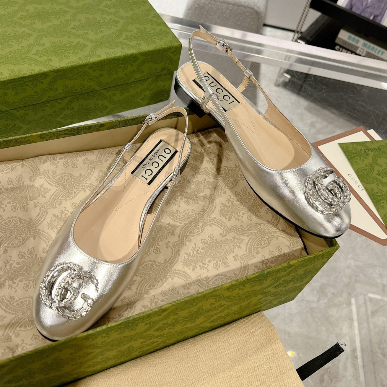 GUCCI METALIC SLINGBACK FLATS IN SILVER CALFSKIN