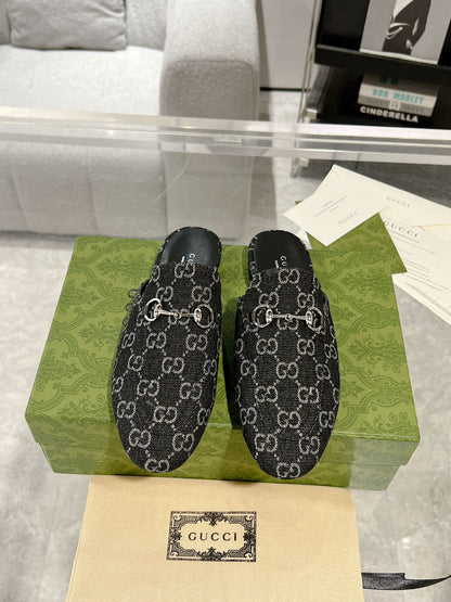GUCCI MEN'S MULE WITH HORSEBIT IN BLACK MONOGRAM JACQUARD FABRIC
