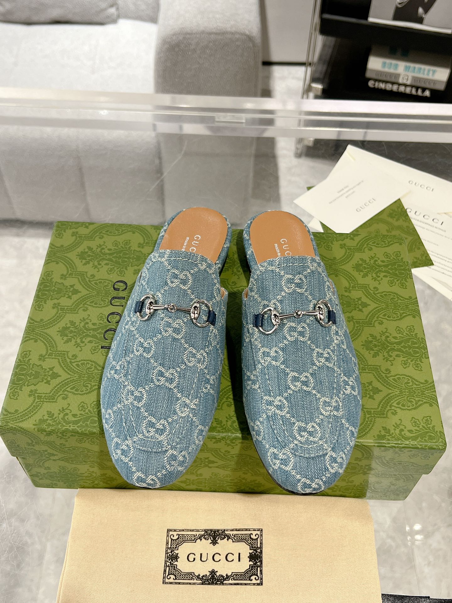GUCCI MEN'S MULE WITH HORSEBIT IN SAPHIRE BLUE MONOGRAM JACQUARD FABRIC