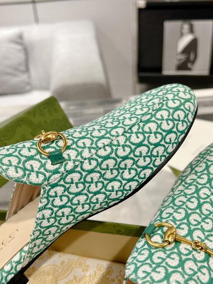 GUCCI MEN'S MULE WITH HORSEBIT IN MINT GREEN MONOGRAM JACQUARD FABRIC