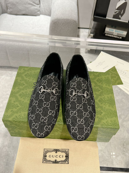 GUCCI MEN'S LOAFER WITH HORSEBIT IN BLACK MONOGRAM JACQUARD FABRIC