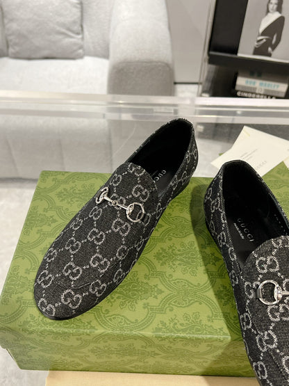 GUCCI MEN'S LOAFER WITH HORSEBIT IN BLACK MONOGRAM JACQUARD FABRIC