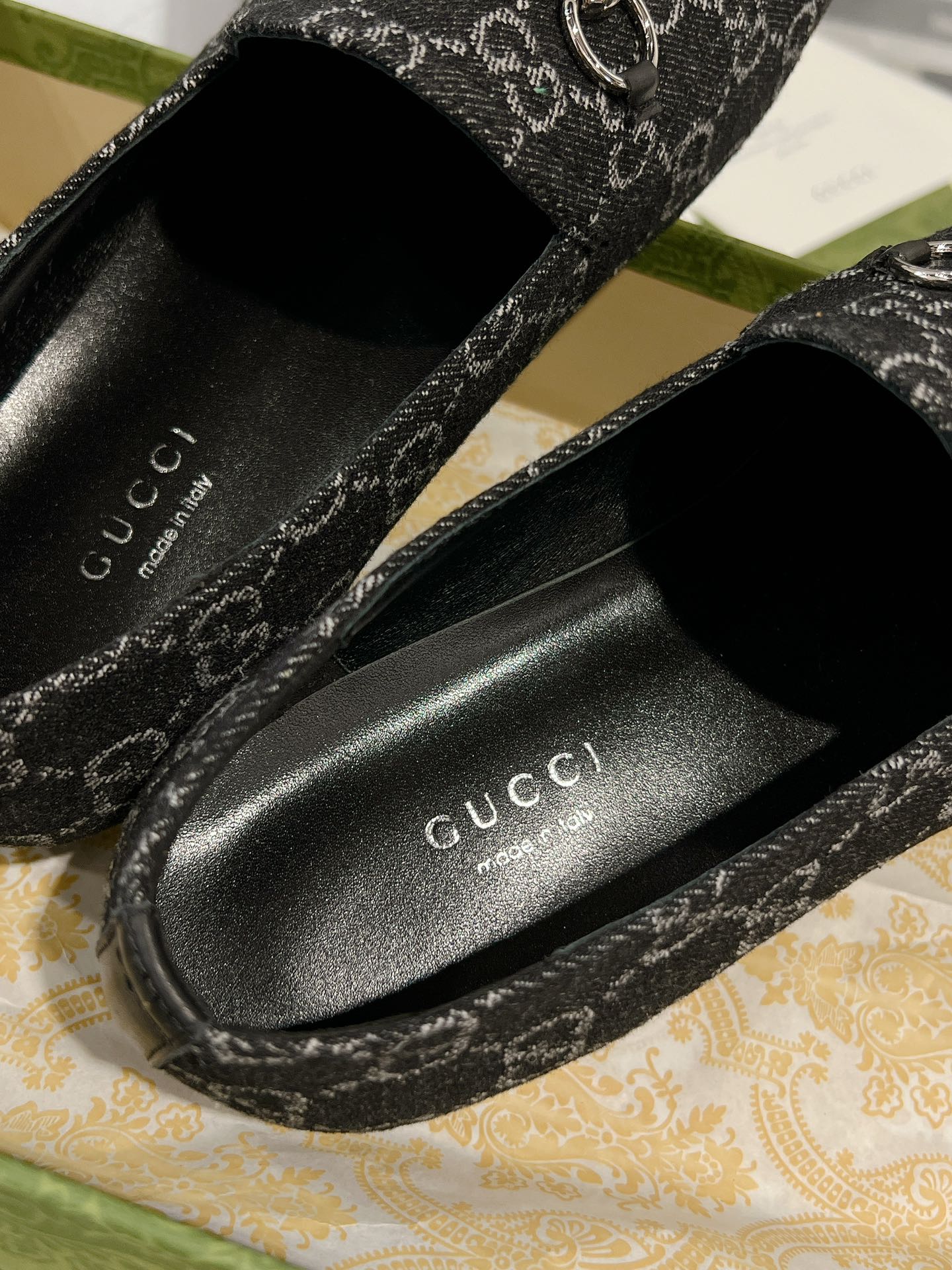GUCCI MEN'S LOAFER WITH HORSEBIT IN BLACK MONOGRAM JACQUARD FABRIC