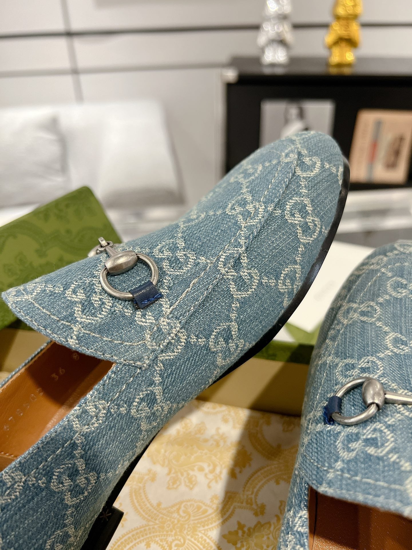GUCCI MEN'S LOAFER WITH HORSEBIT IN SAPHIRE BLUE MONOGRAM JACQUARD FABRIC