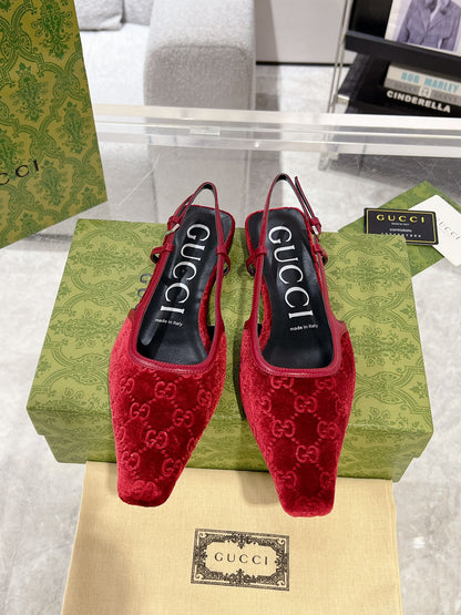 GUCCI SLINGBACK FLATS IN CHERRY RED VELVET
