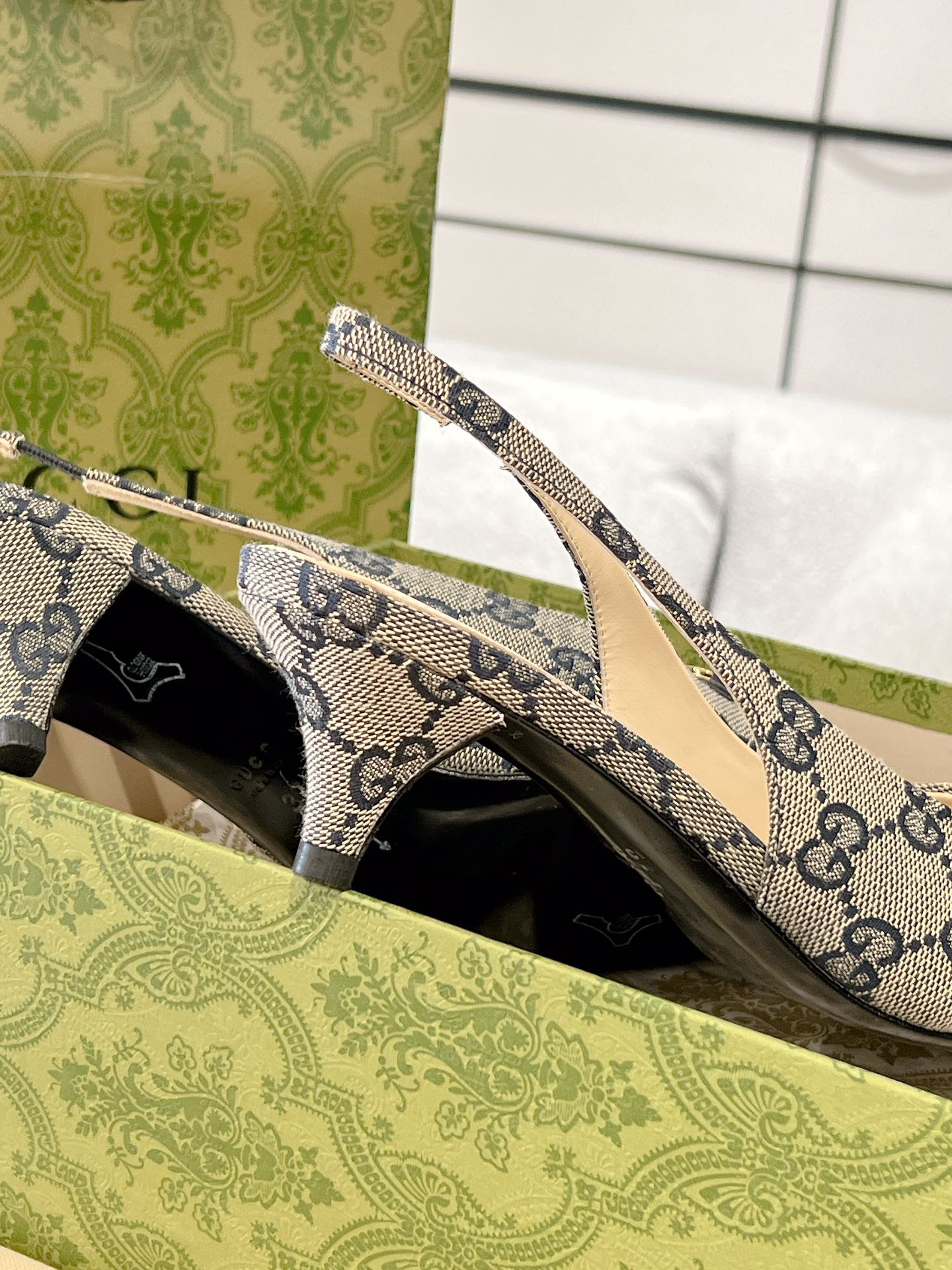 GUCCI MID-HEELED SLINGBACK 4.5 CM IN PALE GRAY CANVAS