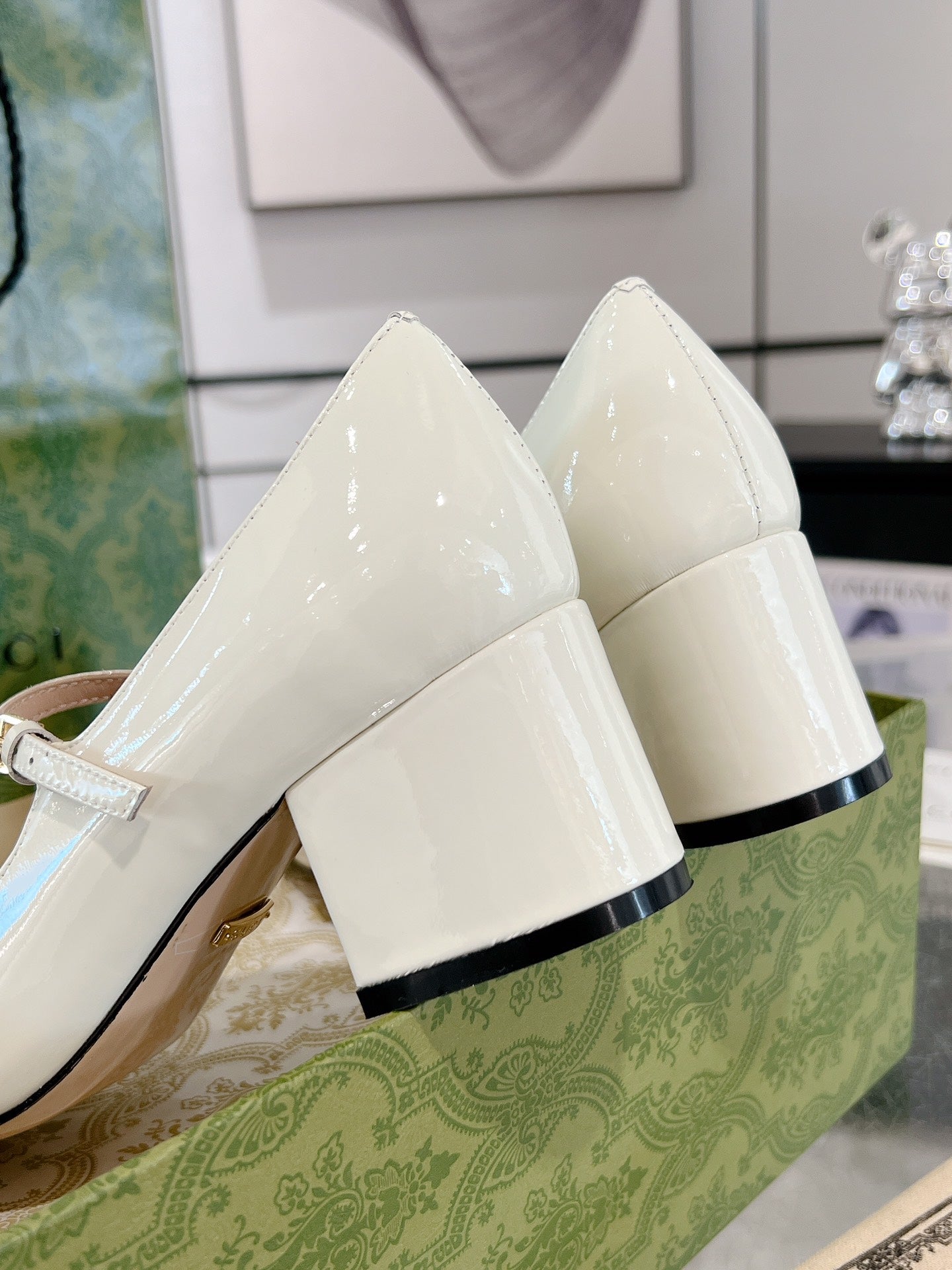 GUCCI HORSEBIT MARY JANE HEEL IN WHITE CALFSKIN GOLD HARDWARE