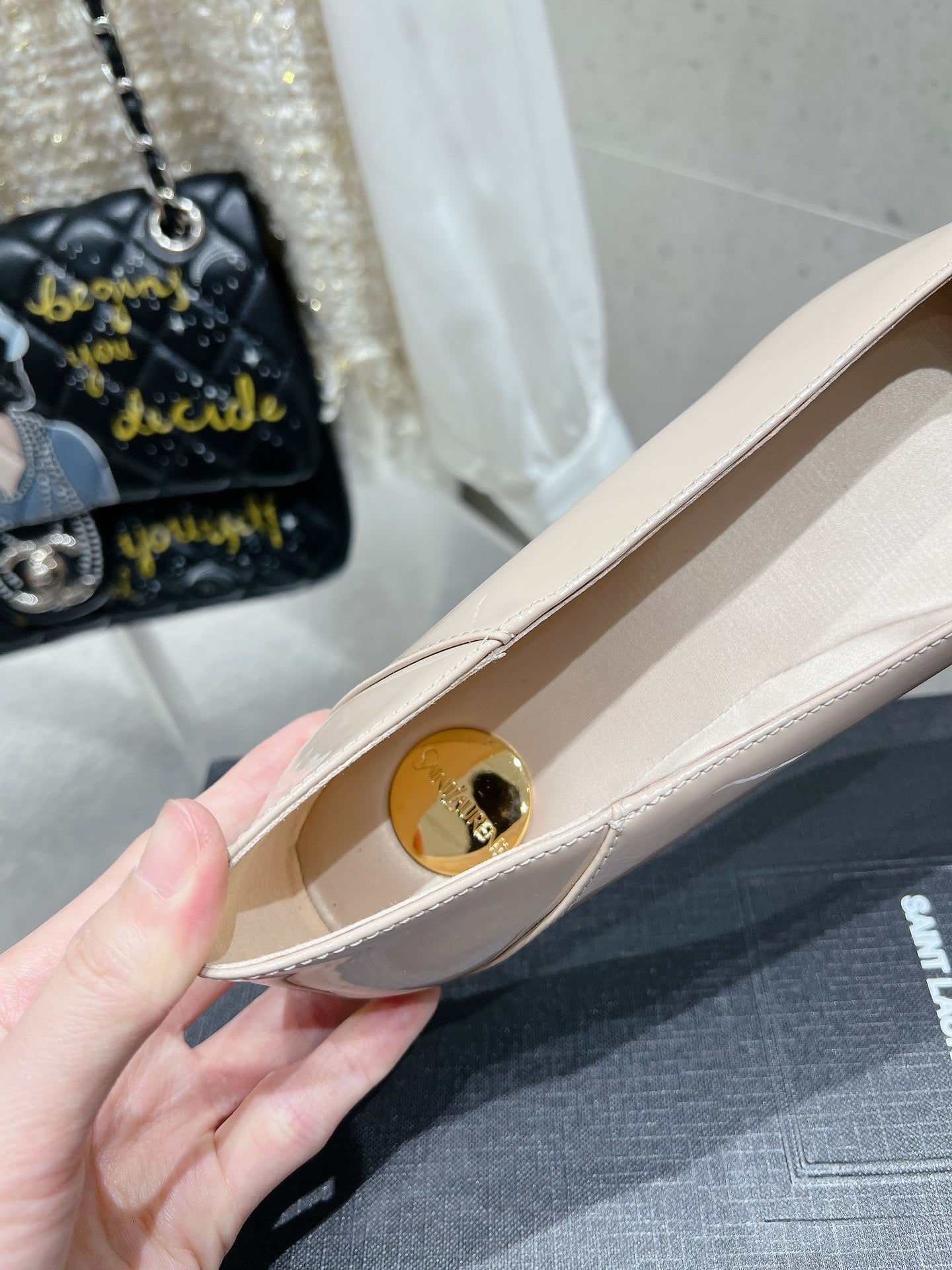 LOUIS VUITTON BALLERINA FLATS IN BEIGE CREAM PATENT CALFSKIN
