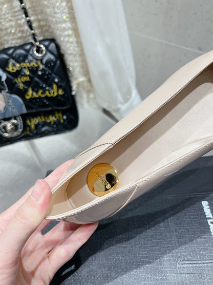 LOUIS VUITTON BALLERINA FLATS IN BEIGE CREAM PATENT CALFSKIN