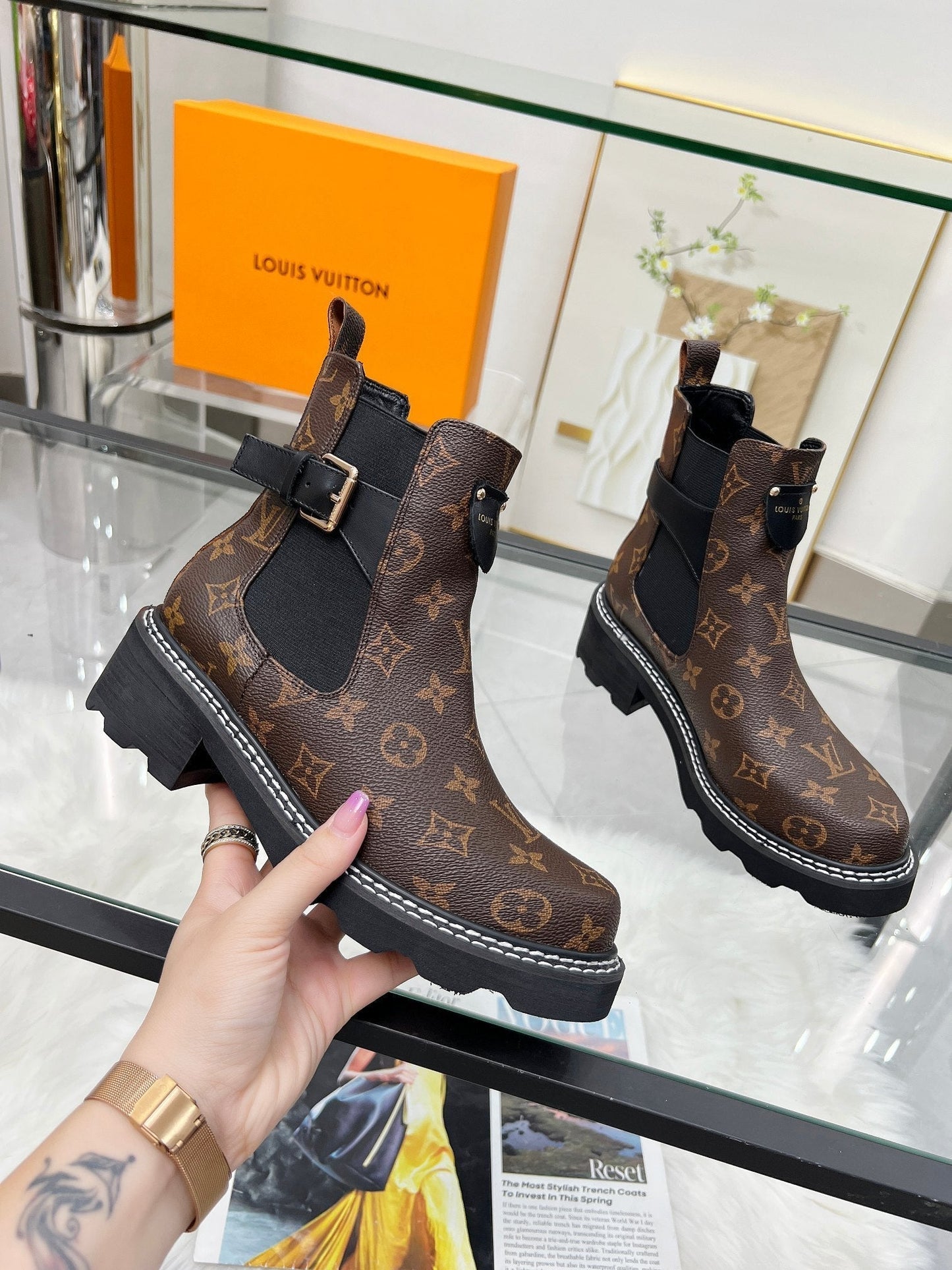 LOUIS VUITTON LV WOMEN'S SHORT BOOTS IN CHOCOLATE BROWN MONOGRAM CALFSKIN