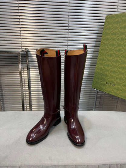GUCCI SLIM HORSEBIT KNEE BOOTS WITH WEB IN WINE RED GLOSSY CALFSKIN