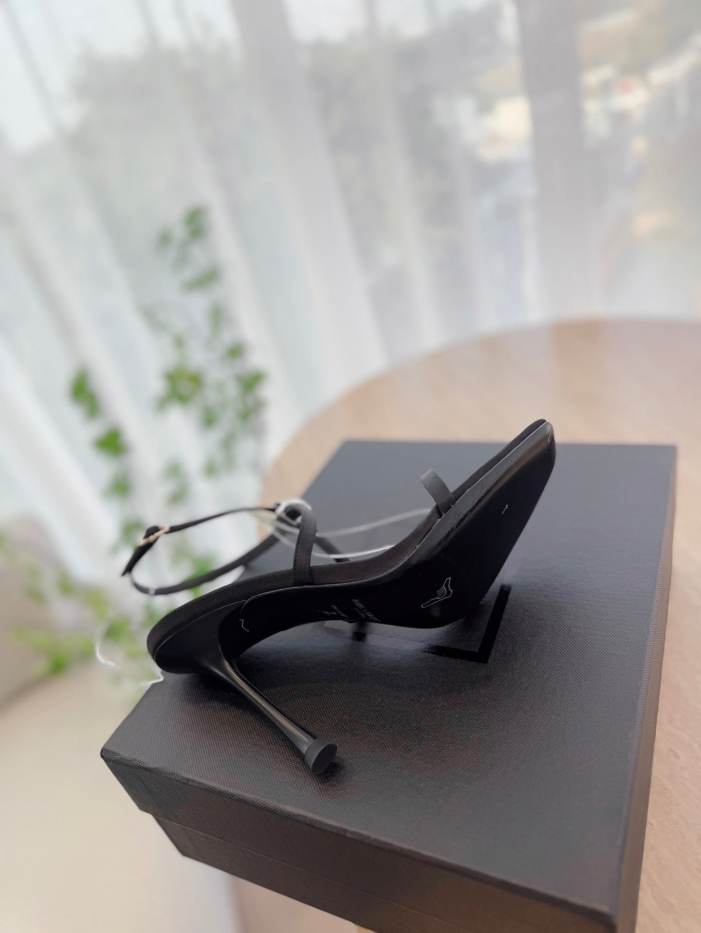 LOUIS VUITTON HIGH HEEL SANDAL 10 CM IN BLACK SATIN CREPE AND CRYSTAL