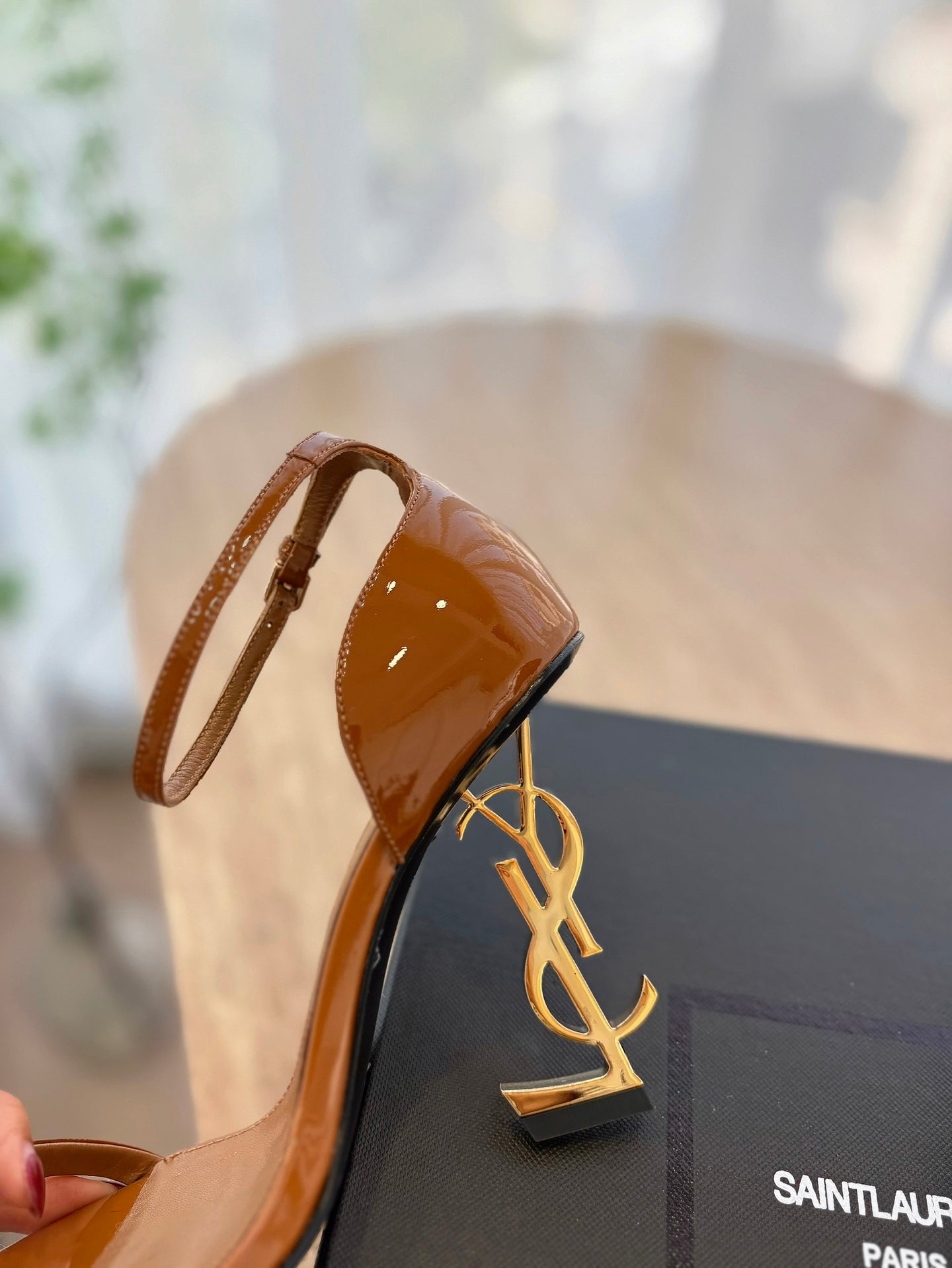 LOUIS VUITTON CLASSIC HIGH HEELS 10 CM IN BRONZE BROWN PATENT CALFSKIN