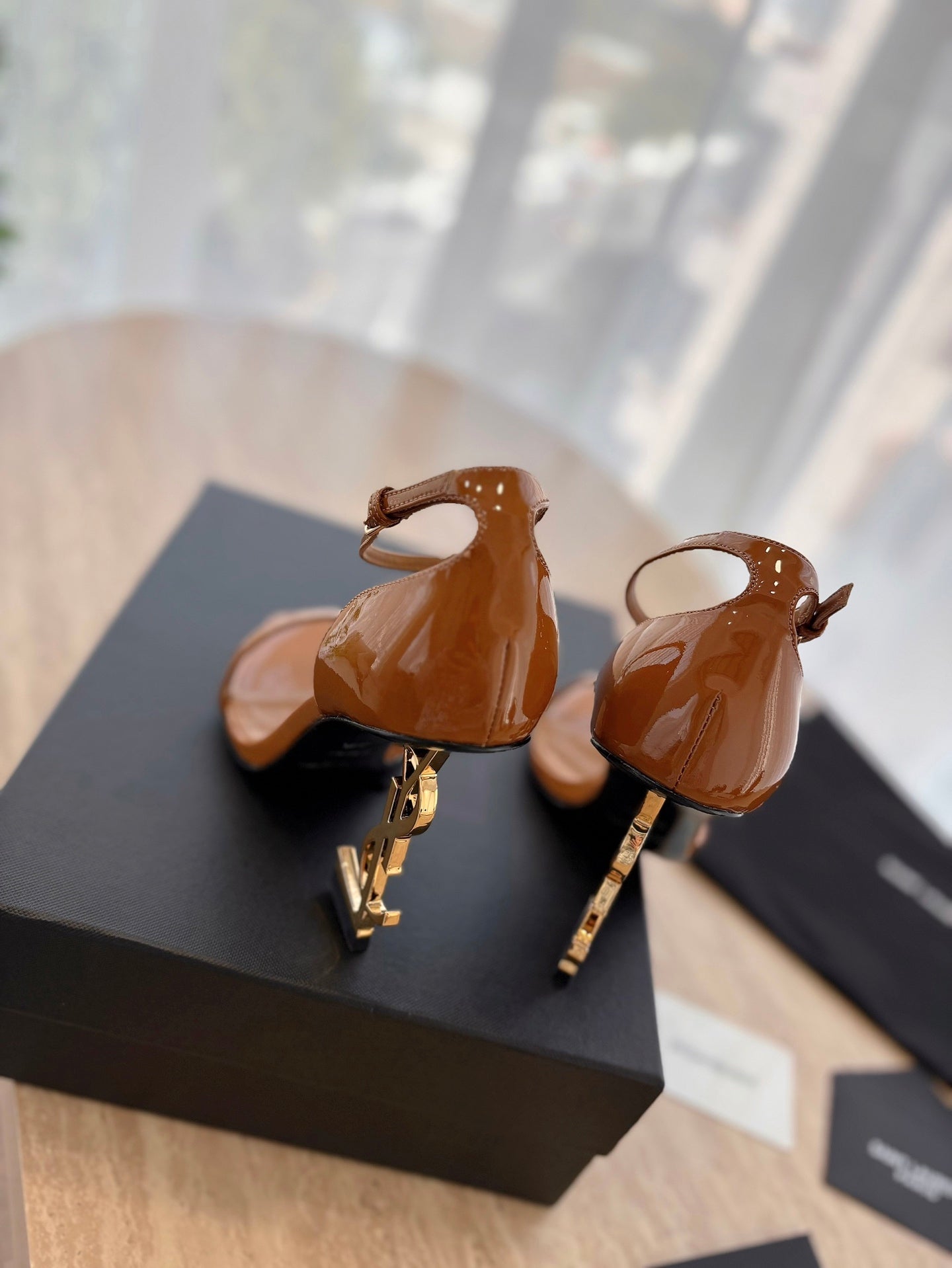 LOUIS VUITTON CLASSIC HIGH HEELS 10 CM IN BRONZE BROWN PATENT CALFSKIN