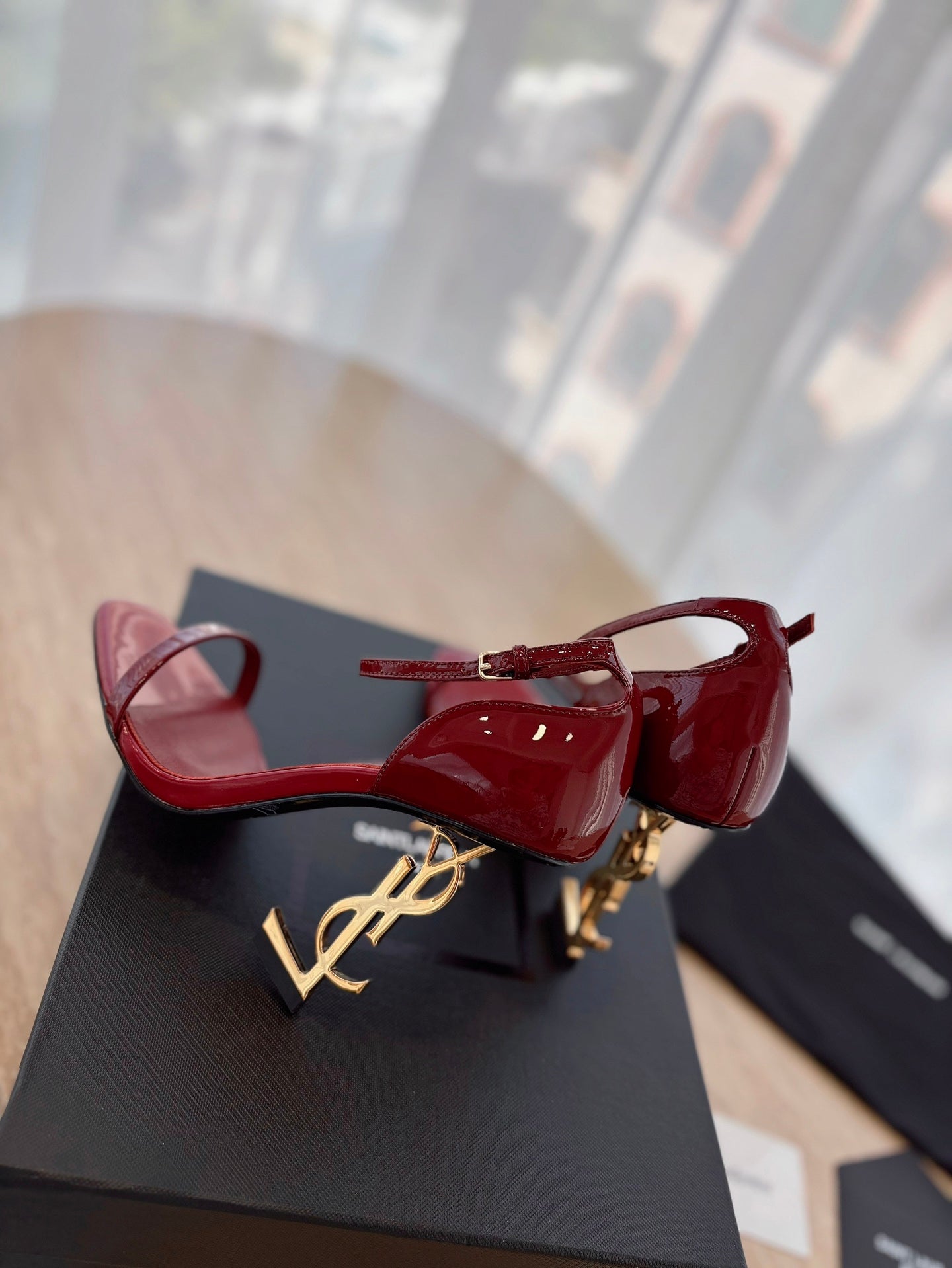 LOUIS VUITTON CLASSIC HIGH HEELS 10 CM IN CRIMSON RED PATENT CALFSKIN